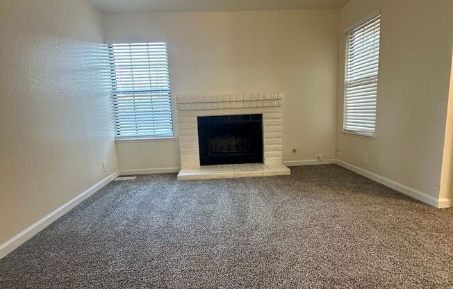 2 beds, 1 bath, 875 sqft, $1,700, Unit 07