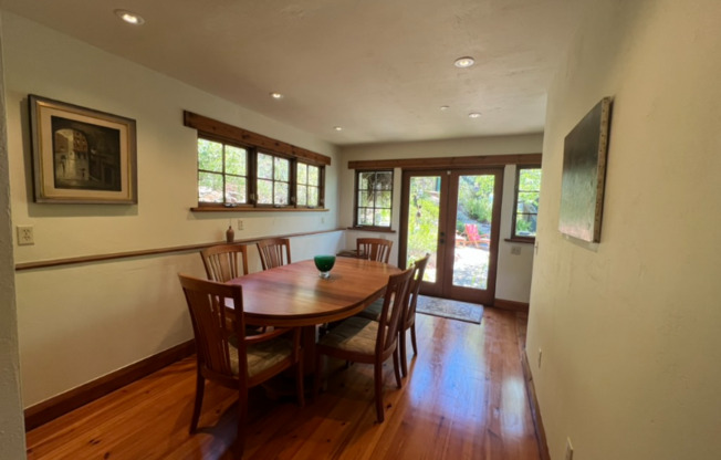 3266 ROBINSON DR