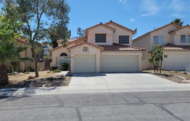 GORGEOUS SUMMERLIN NORTH HOME WITH 3 CAR GARAGE!! BED & BATH DOWNSTAIRS!!