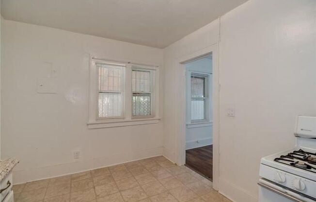 2 beds, 1 bath, $1,049