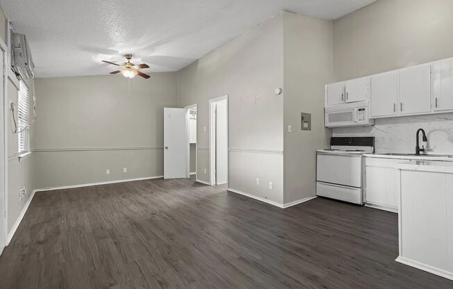 Studio, 1 bath, 400 sqft, $775, Unit PF-112