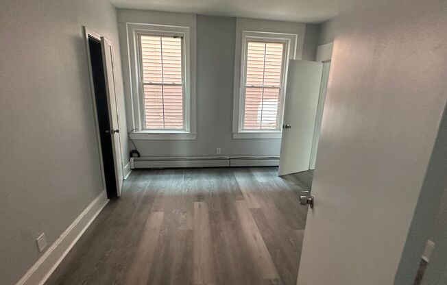 2 beds, 1 bath, $1,800, Unit 1