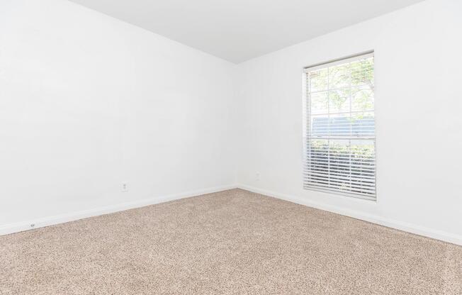 2 beds, 2 baths, 929 sqft, $985