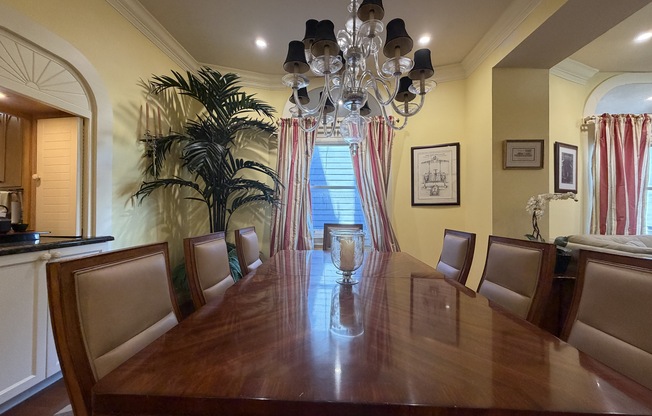 1059 LEAVENWORTH