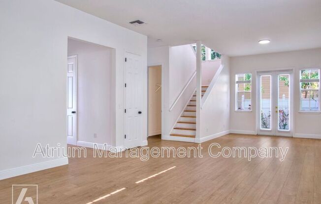 607 LAKEVIEW ST