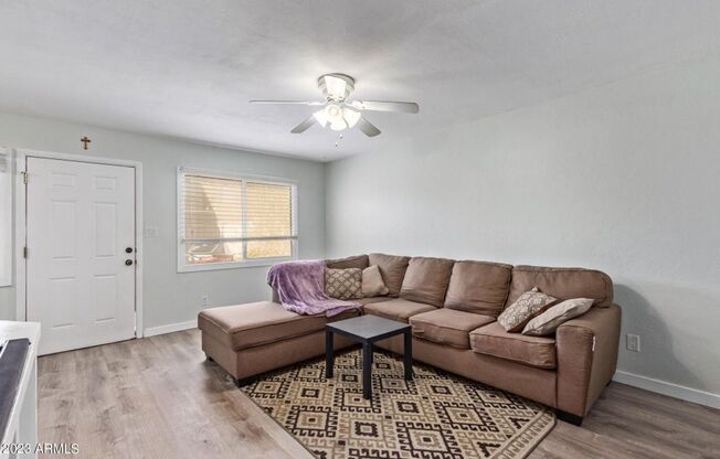 2 beds, 1 bath, $1,595