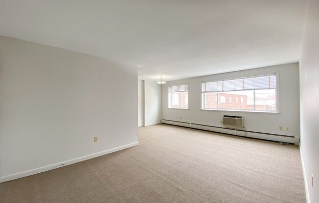 1 bed, 1 bath, $1,300, Unit D-34