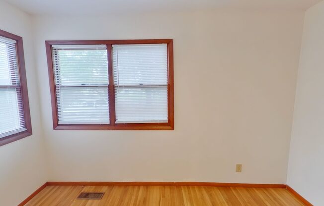 3 beds, 1 bath, $1,245