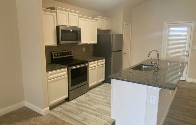 3 beds, 2 baths, $1,650