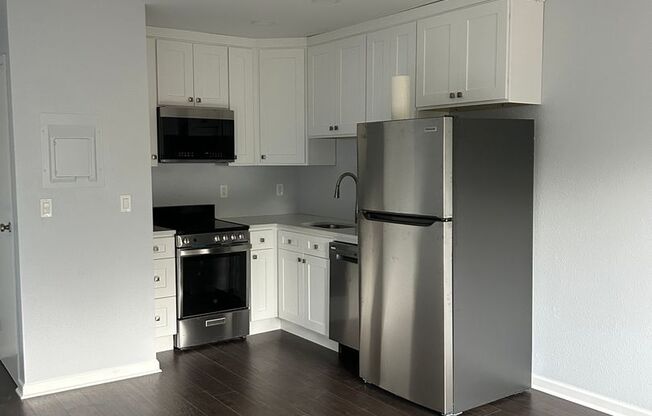 1 bed, 1 bath, $2,000, Unit # 3E