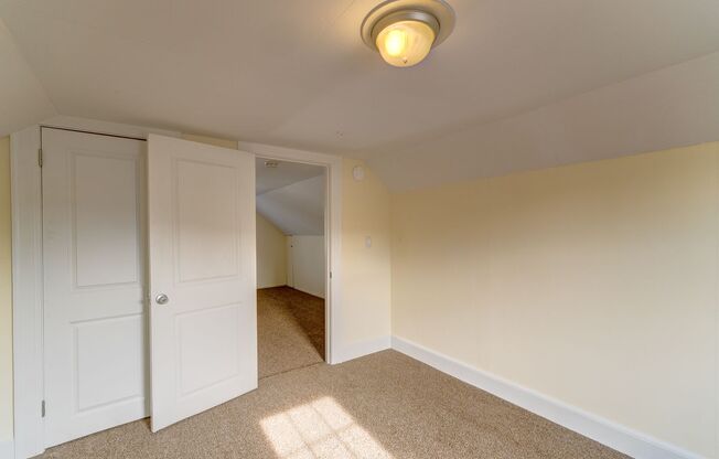 3 beds, 1 bath, 1,011 sqft, $2,100, Unit 28 Lester St - #2