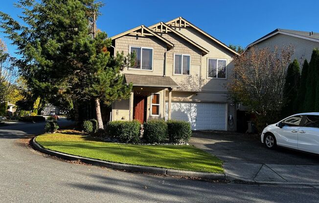 Great Corner Home in Popular Redmond Neighborhood with a Two-Car Attached Garage!  Owner very motivated to rent!