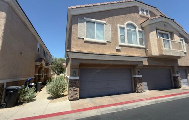 Henderson 3 Bedroom Townhouse!