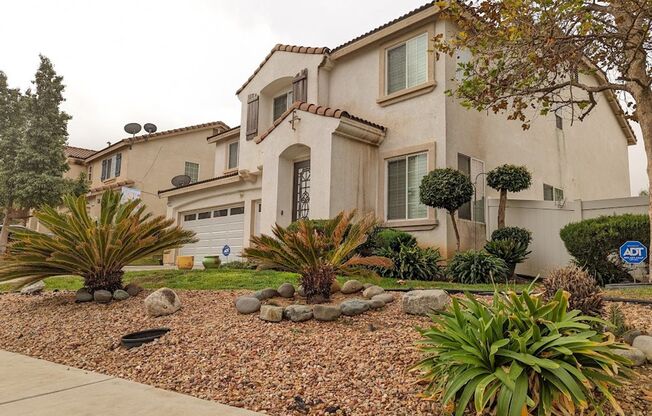 GORGEOUS EXECUTIVE HOME LOCATED IN DESIRABLE RANCHO BELAGO AREA OF MORENO VALLEY.