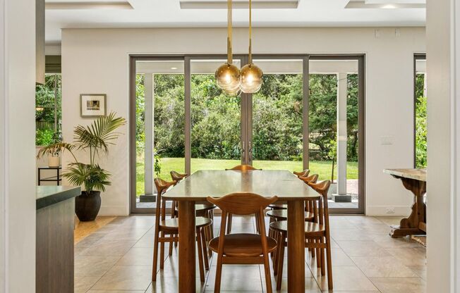 Luxurious Home in Barren Park Palo Alto