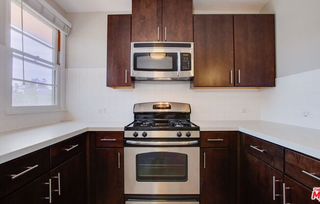 1440 ELKGROVE CIR