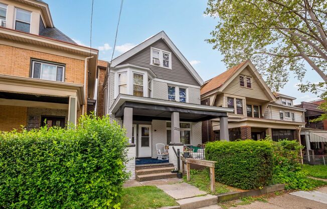 2232 Woodstock Avenue