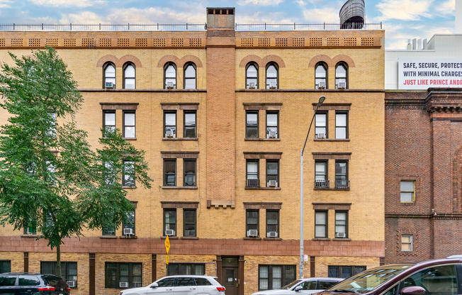 51 E 2 ST