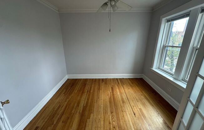 2 beds, 1 bath, 950 sqft, $1,700, Unit 3902-3A