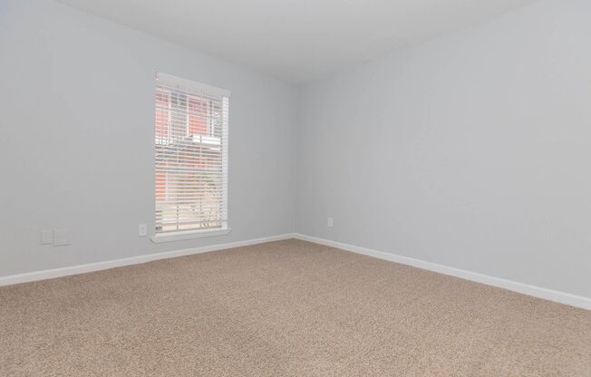 2 beds, 1 bath, 740 sqft, $1,140