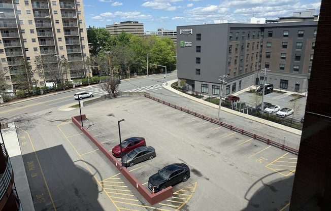 1 bed, 1 bath, 645 sqft, $2,000, Unit 516