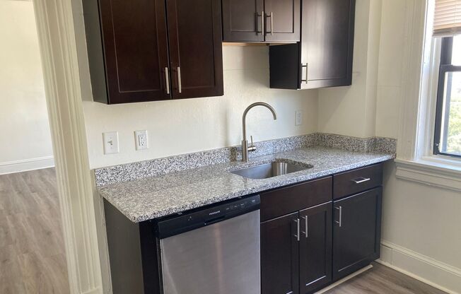 2 beds, 1 bath, 764 sqft, $1,649, Unit 1301-71