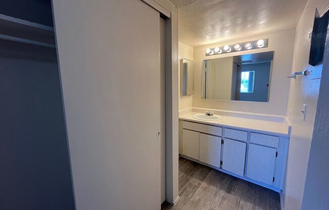 1 bed, 1 bath, 604 sqft, $929, Unit 2