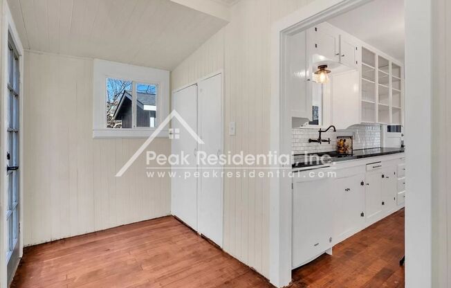 2 beds, 1 bath, $1,895