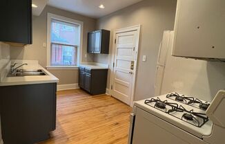 3 beds, 1 bath, 1,000 sqft, $2,995, Unit 2247-57-1A