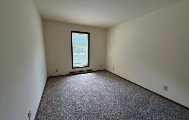 2 beds, 1 bath, 965 sqft, $1,750, Unit 7533CC