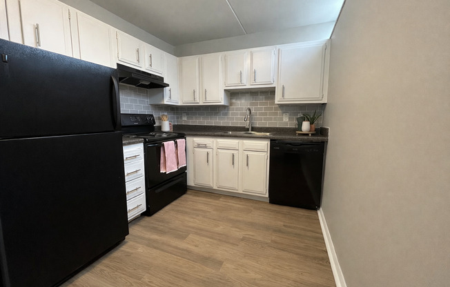 Canyon and Knox Landing Apartments