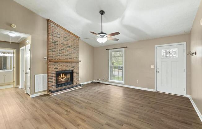 709 SANDBURG PL