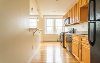 Studio, 1 bath, 430 sqft, $2,250, Unit 8