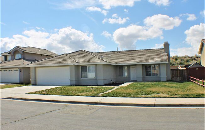 Roomy 4 bedroom home in Hesperia