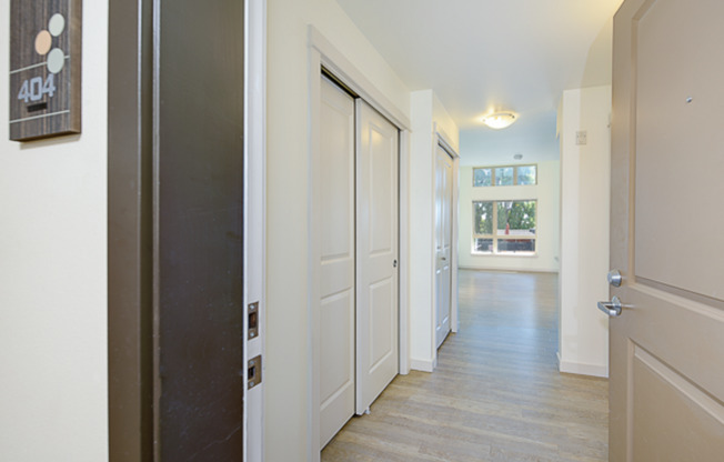 Studio, 1 bath, 453 sqft, $1,595, Unit 404