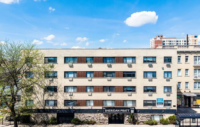 6758 N. Sheridan Rd.