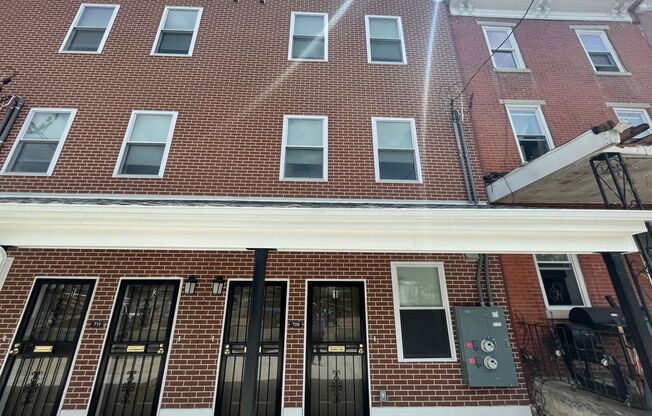 3 beds, 1.5 baths, $1,350, Unit 709 N. 39th Street - 2nd Floor