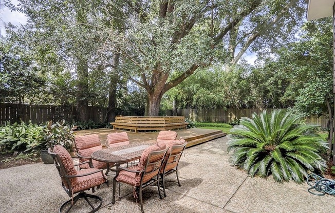 Beautiful Home Located in Southdowns Close to LSU and Interstate!!!