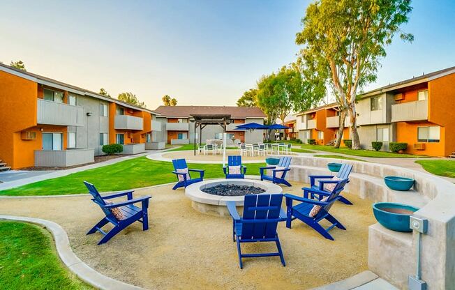 Circular Firepit at Pacific Trails Luxury Apartment Homes, Covina, California