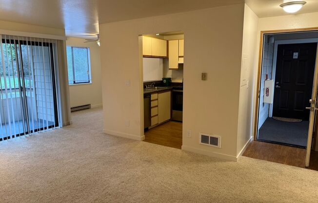 1 bed, 1 bath, 650 sqft, $1,650, Unit C201