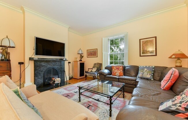 14 ASH ST