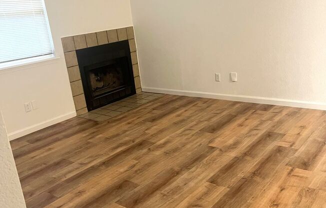 2 beds, 2 baths, 875 sqft, $1,099, Unit 202