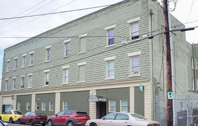 Loft Vibes: 2 Bedroom with Tall Ceilings, Open Kitchen, Great Natural Light