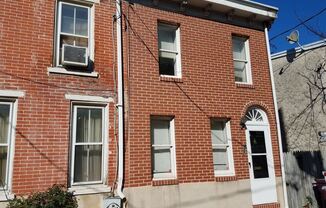 827 Windsor St.