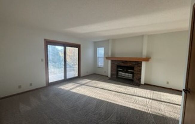 2 beds, 2 baths, $1,595