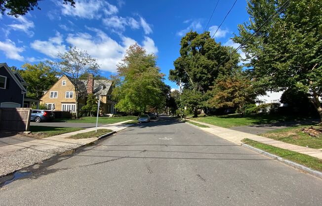 Concord Condo - Heat and Hot Water Included!