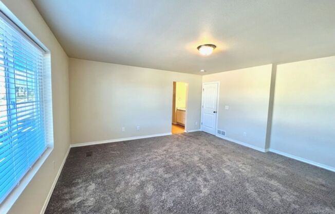 3 beds, 2.5 baths, $2,350