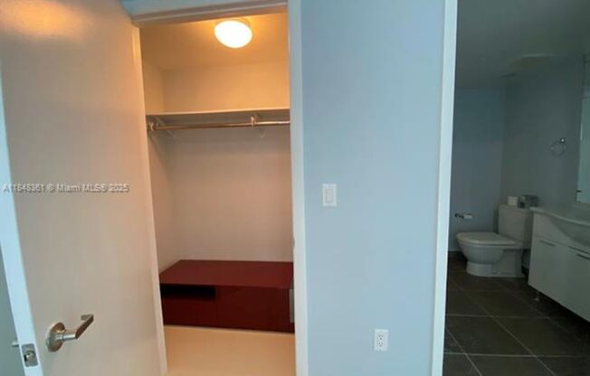 2 beds, 2 baths, 1,167 sqft, $4,700, Unit 475 Brickell Ave unit 4409