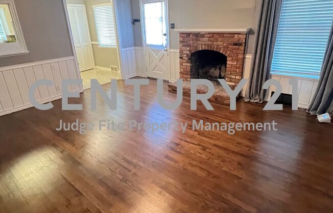 Fantastic 3/2/2 in East Dallas For Rent!