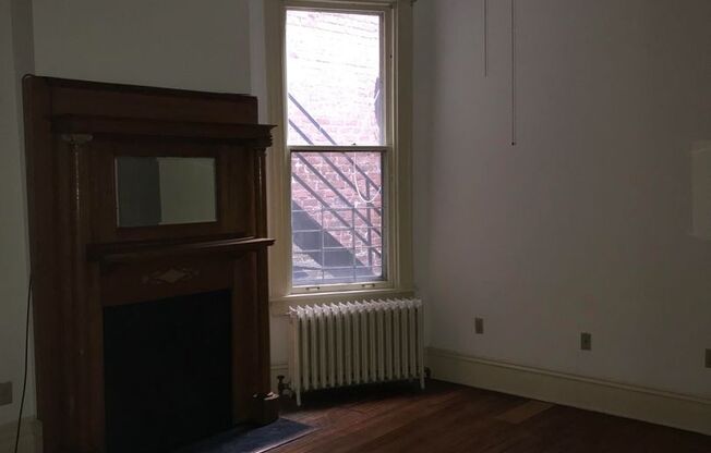 1 bed, 1 bath, $1,275, Unit B